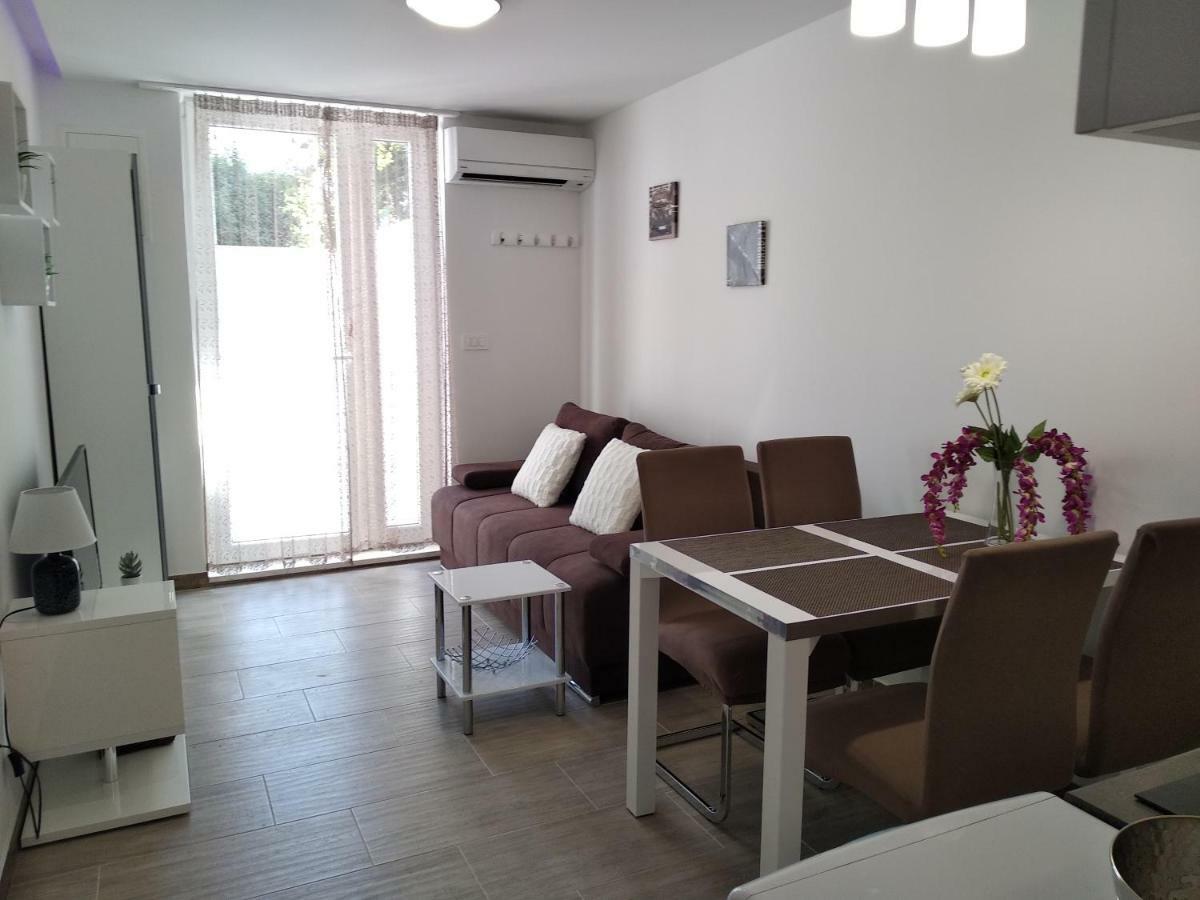 Apartment Nives In The City Center - Free Parking Split Exterior foto